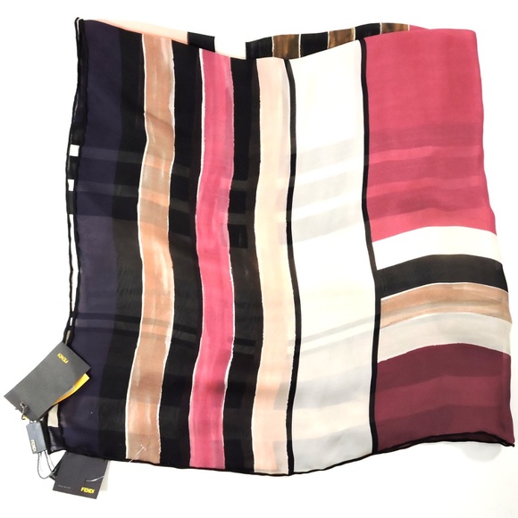 FENDI 🇮🇹 WOMEN'S 100% SILK RED FASHION SCARF - Picture 3 of 4